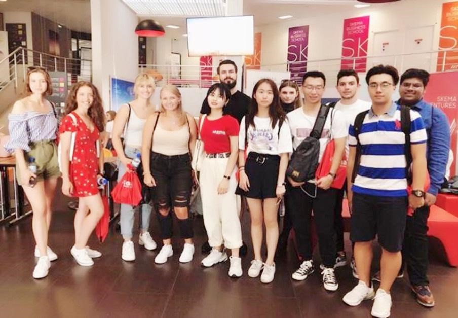 普通中专专业：商务法语